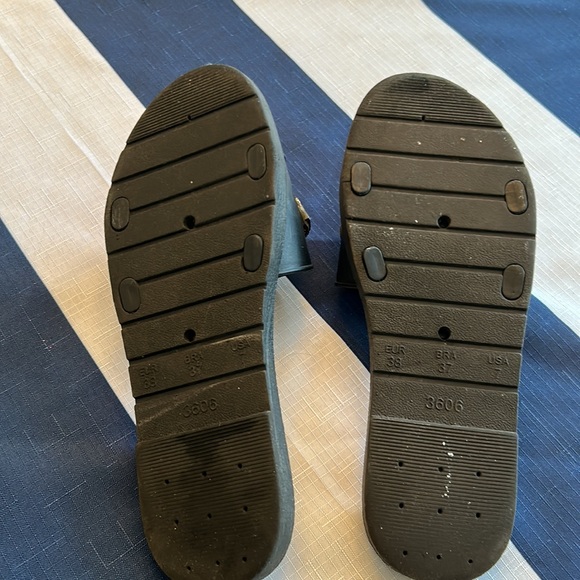 ARDENE black sandals with gold chain decor size 7 - Picture 6 of 7